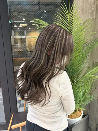 ロング カラー KAEDE🌺Wカ ラー/ホワイトカラーのヘアスタイル