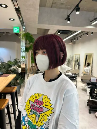 ショート カラー レイヤー/顔まわり カット/地毛風カラーのヘアスタイル