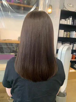 ミディアム カラー トップ スタイリストのヘアスタイル