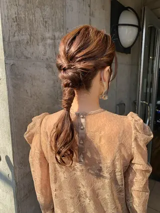 ロング カラー ヘアアレンジ ミルクティーベージュ ブリーチ 店長 清水のヘアスタイル