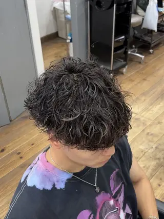 パーマ メンズ バレイヤージュ 宮本宗嵩のヘアスタイル