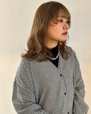 ミディアム カラー RAIMA ケアハイトーンのヘアスタイル