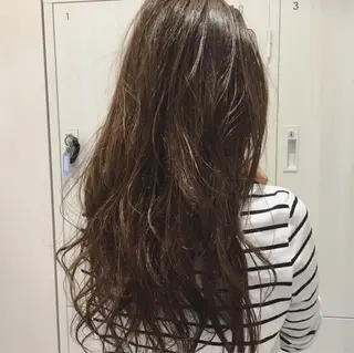 ロング カラー 三鷹で1番ショート ボブをカットする新谷のヘアスタイル