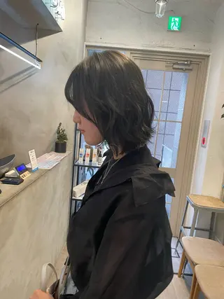 カラー ミルクティー× グレージュMOMOのヘアスタイル