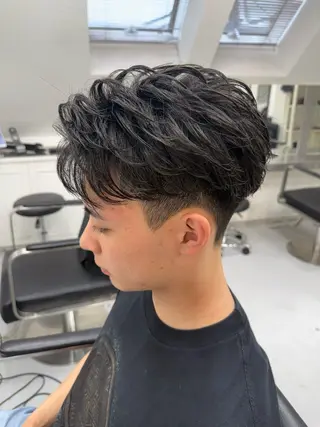 ショート パーマ メンズ 稲村侑斗ダウンパーマ メンズパーマのヘアスタイル