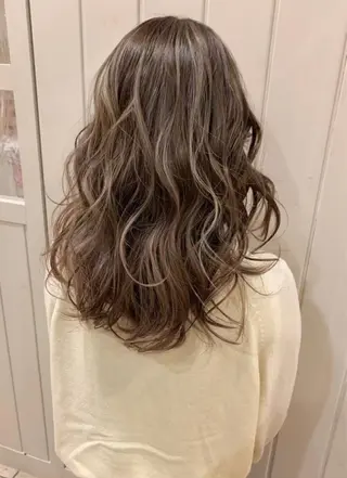 ロング カラー 【韓国艶カラー🎀】 添田 菜摘のヘアスタイル