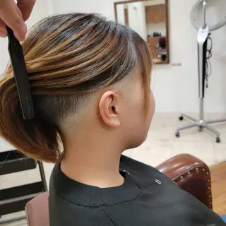 ショート 中川 秀明のヘアスタイル