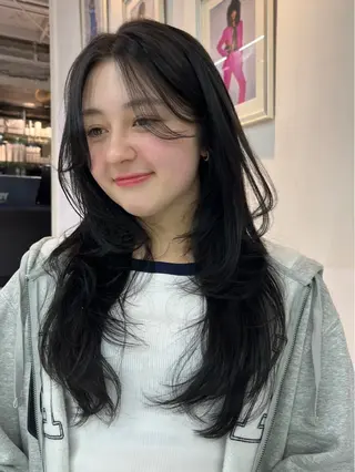 ロング 【レイヤーカット】 キサヌキミワのヘアスタイル