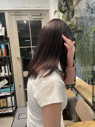 ミディアム カラー ミルクティー× グレージュMOMOのヘアスタイル