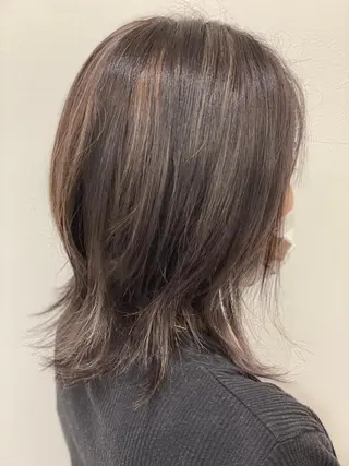 ミディアム やまこし 美裕樹のヘアスタイル