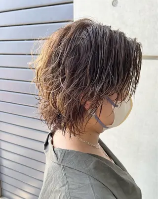 ショート カラー IKU顔周りレイヤー /ボブ/透明感カラーのヘアスタイル