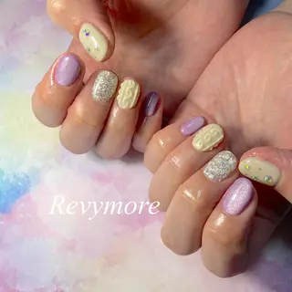 ミディアム ネイル nail salon Revymoreのネイルデザイン