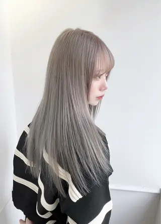 カラー ニトウ レイナのヘアスタイル