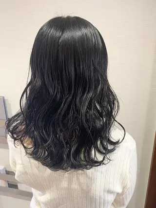セミロング カラー 蓮見  友里のヘアスタイル