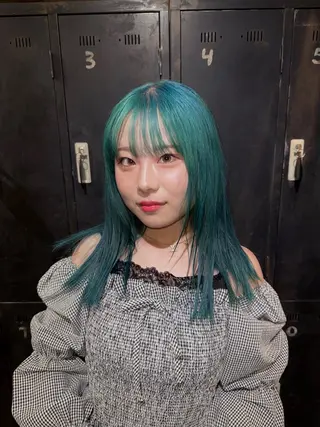 セミロング カラー 海外レイヤー/ ブロンドKazuhaのヘアスタイル