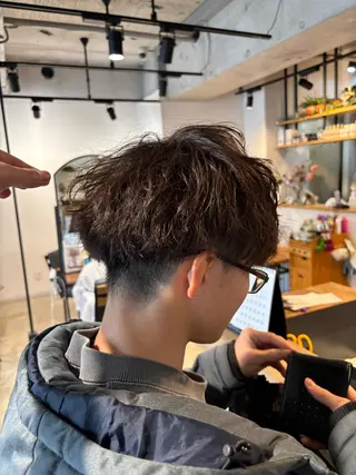 パーマ メンズ みつけ／メンズカット メンズパーマ🦔のヘアスタイル