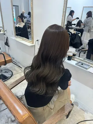 ロング カラー 赤み無し柔らかカラー 【梅田】madokaのヘアスタイル