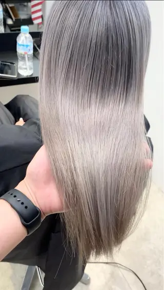 ミディアム カラー 及川シゲル 髪質改善講師のヘアスタイル