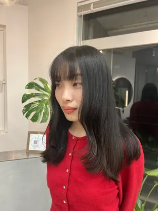 ミディアム カラー 小森聖奈 韓国風レイヤーカットのヘアスタイル
