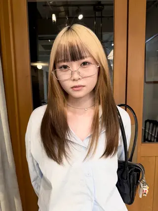 セミロング カラー kai .のヘアスタイル