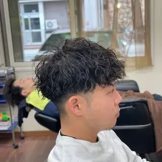 ミディアム パーマ メンズ メンズパーマ 赤司 泰樹のヘアスタイル