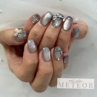 ミディアム METEOR💫 staffのネイルデザイン