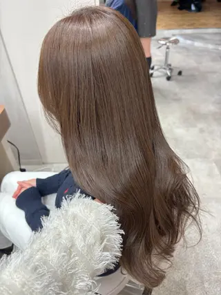ロング カラー 藤野 結衣のヘアスタイル