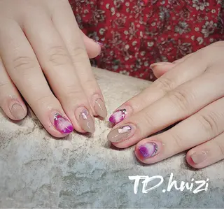 ミディアム めぐみのネイルサロン スタッフ練習のネイルデザイン