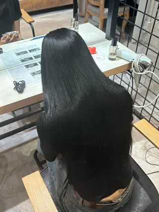 ロング フェザー/シャドウ/ メッシュパーマのヘアスタイル