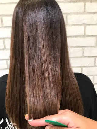 ロング 米良 志織のヘアスタイル