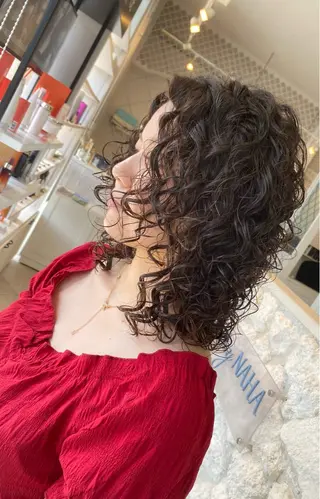 セミロング 饒平名 知也のヘアスタイル