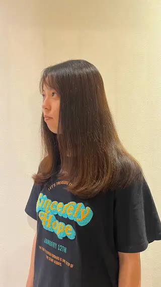 ロング 吉田 朱里のヘアスタイル