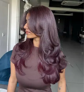 ロング YOLO 渋谷 konaのヘアスタイル