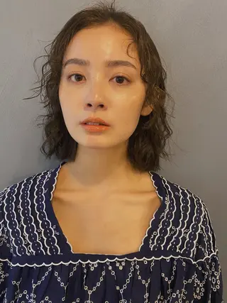 ミディアム カラー パーマ 砂原 ひよりのヘアスタイル
