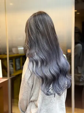 ロング カラー 谷口 瑠南のヘアスタイル