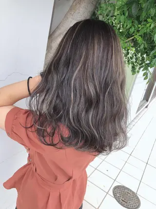 セミロング カラー 具志 正太のヘアスタイル
