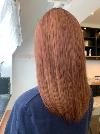 ミディアム カラー トップ スタイリストのヘアスタイル