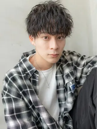 ショート ⚡メンズパーマフ ェードカットTomyのヘアスタイル