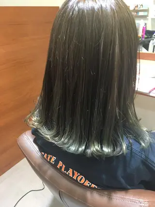 ミディアム カラー 蓮見  友里のヘアスタイル