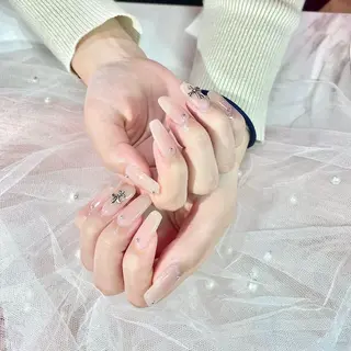 ネイル Jr.ネイリスト🤍 【Alissa】新栄のネイルデザイン