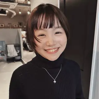 ショート カラー 前野 日奈のヘアスタイル