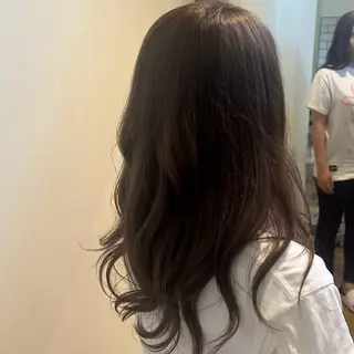 カラー 西澤 希のヘアスタイル