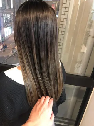 ロング カラー 髪質改善&ブリーチ 伊勢 祐一郎のヘアスタイル