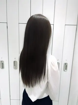ロング カラー 渡邊 百咲のヘアスタイル