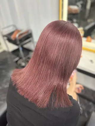 ミディアム カラー Assistant MOEのヘアスタイル