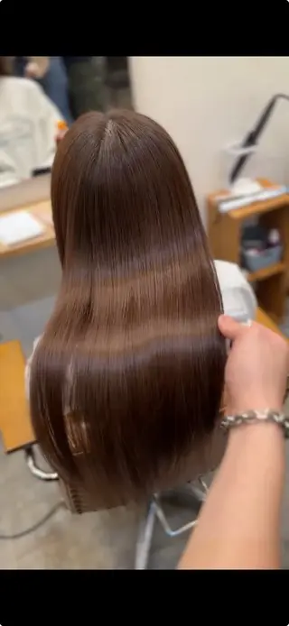 ロングレイヤー ／米澤凌華のヘアスタイル