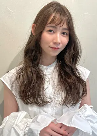 ロング 色落ちまで可愛い🩷 透明感🩵安江理緒のヘアスタイル