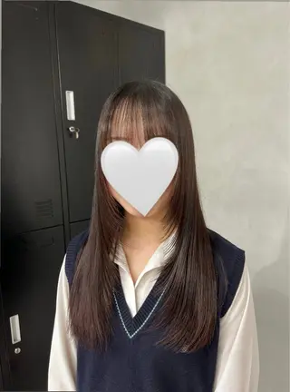 ロング カラー 小森聖奈 韓国風レイヤーカットのヘアスタイル