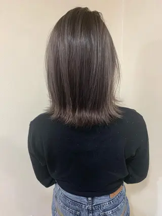 ミディアム カラー Mikuri 【Little】のヘアスタイル