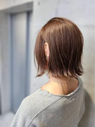 セミロング カラー 【銀座】艶髪/上品な カラー特化/涼/駅近のヘアスタイル